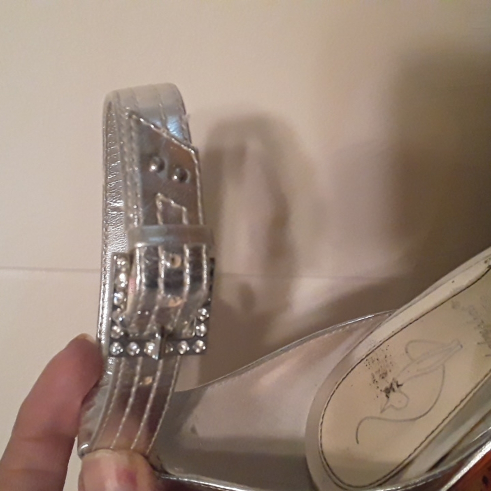 Heels - Picture 3 of 6